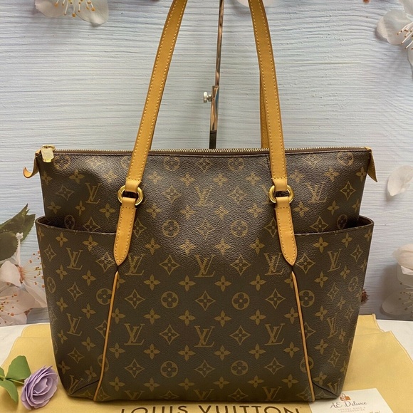 Totally MM Monogram Shoulder Purse Handbag (FL3181) - Picture 1 of 13